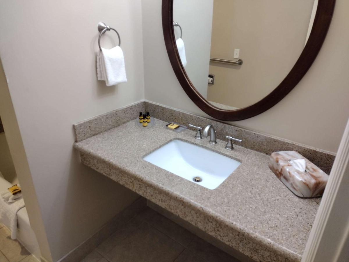 Western San Pedro Hotel&suites