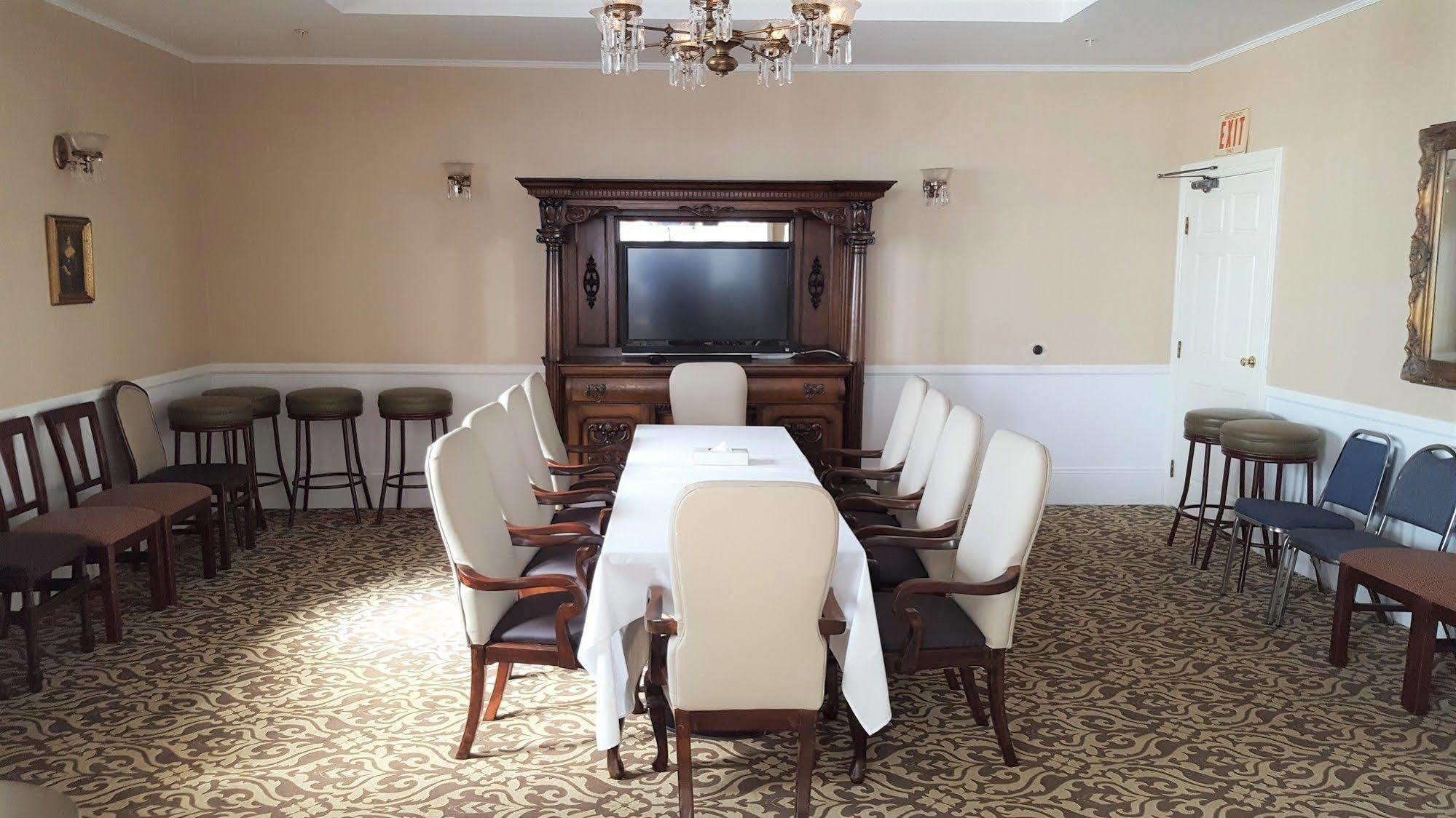 Western San Pedro & Hotel 3*