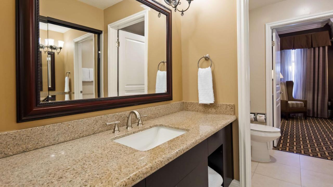 Western San Pedro Hotel&suites